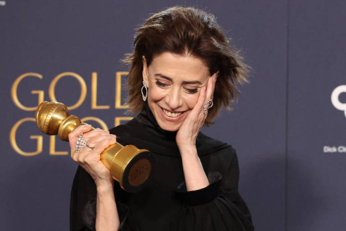 Fernanda Torres faz história ao vencer o Globo de Ouro de Melhor Atriz