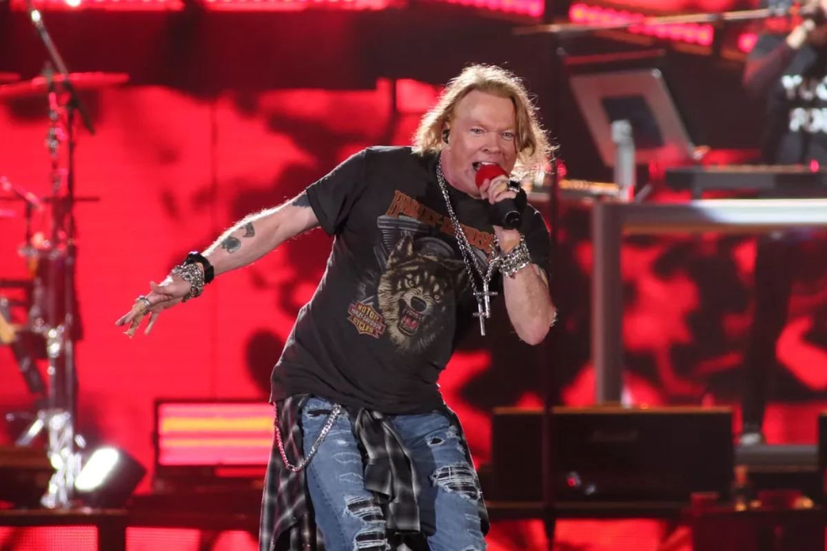 Corrida por ingressos do Guns N’ Roses forma filas em Cuiabá