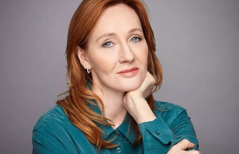 JK Rowling elogia roteiros da nova série de Harry Potter