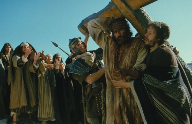 Mel Gibson divide Ressurreição de Cristo em dois filmes épicos