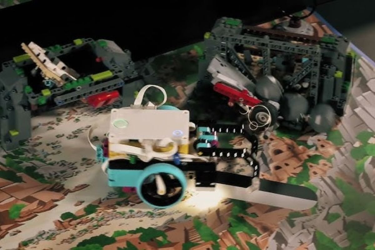 Robótica e arqueologia se unem na nova temporada FLL 2025