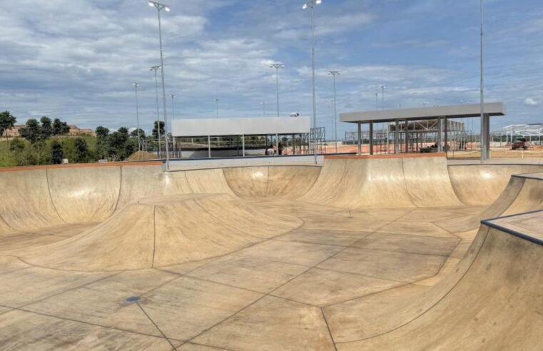 Arena Skate Plaza inaugura maior complexo de skate da América
