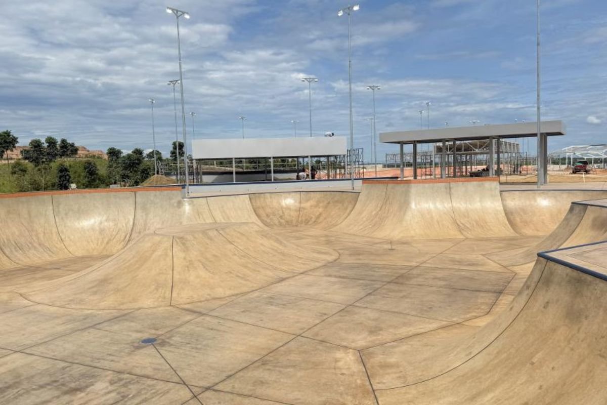 Arena Skate Plaza inaugura maior complexo de skate da América