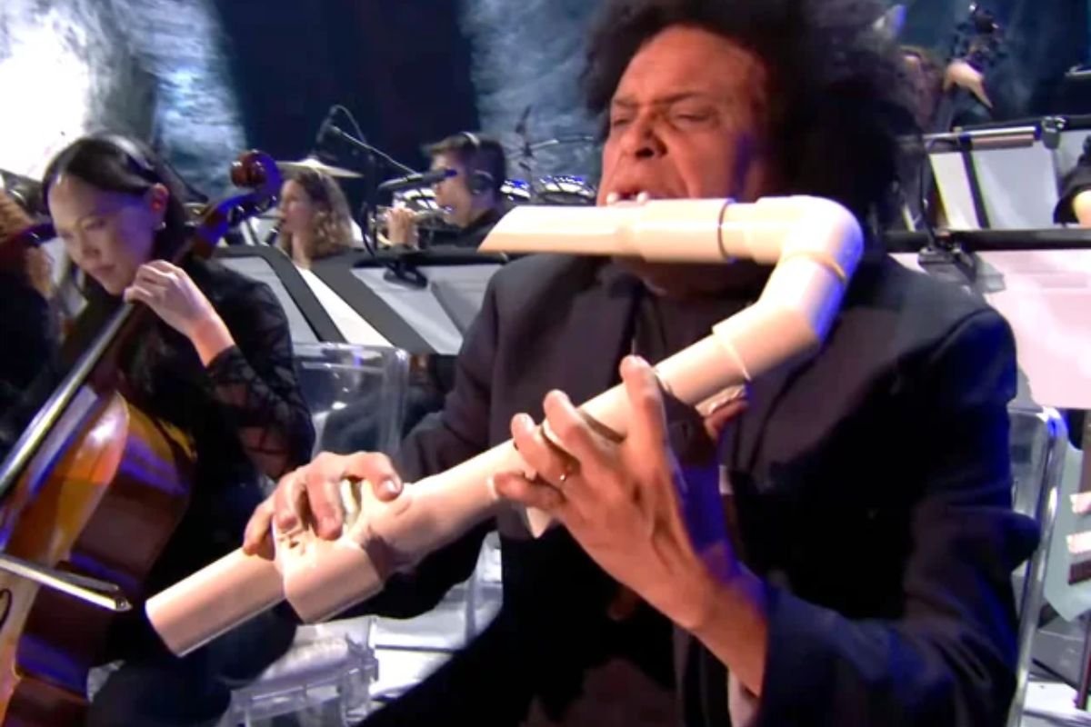 Flauta de PVC no Game Awards 2025 vira destaque nas redes sociais