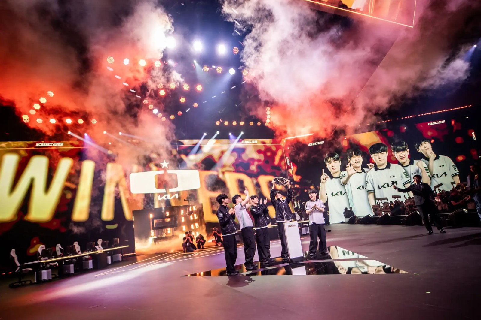 Dplus KIA, PVISION, Team Vitality e LYON conquistam títulos na segunda semana da EWC 2026