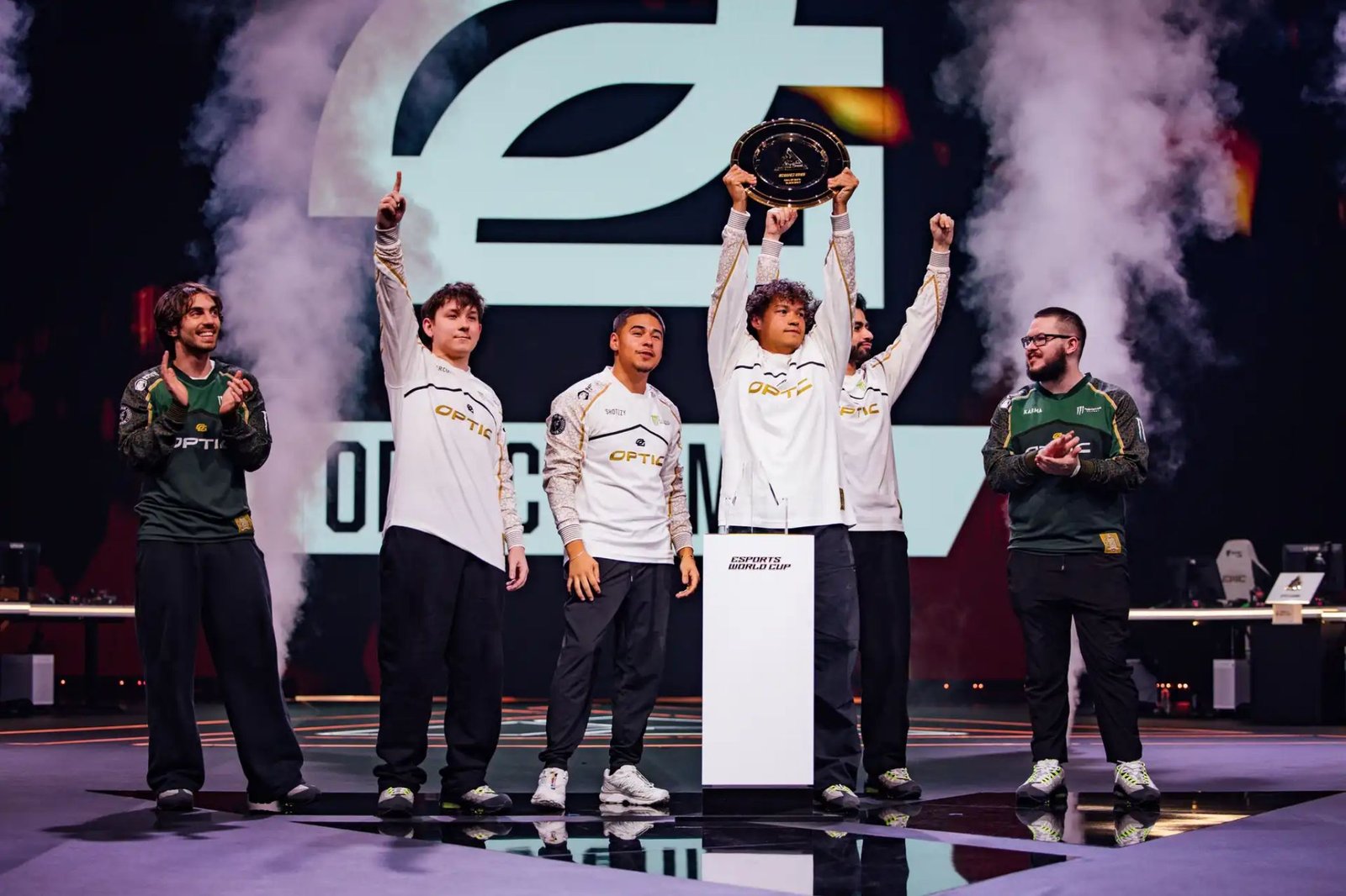 OpTic supera reação da Team Heretics e conquista bicampeonato